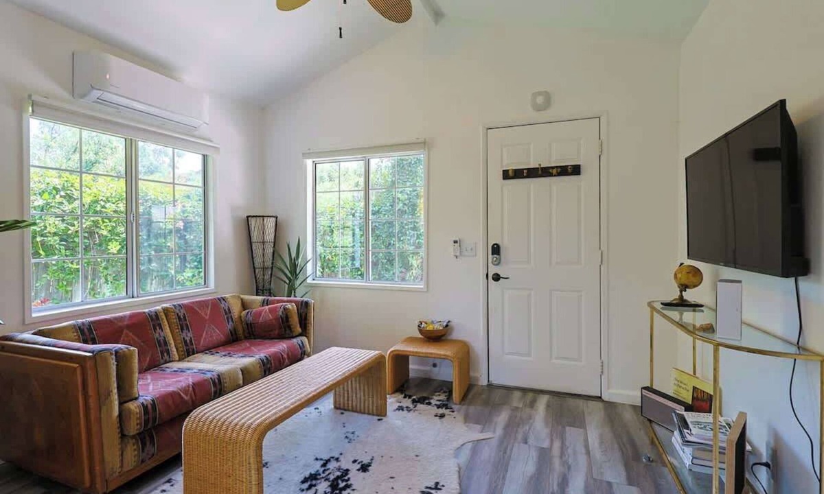 Fernwood House | Topanga 1BR Bungalow | Canyon Views + Loft | C&C