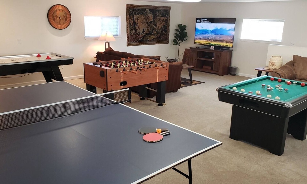 Santa Rosa House | Tranquil Acres, Relaxing Wine Country Retreat with Game Room