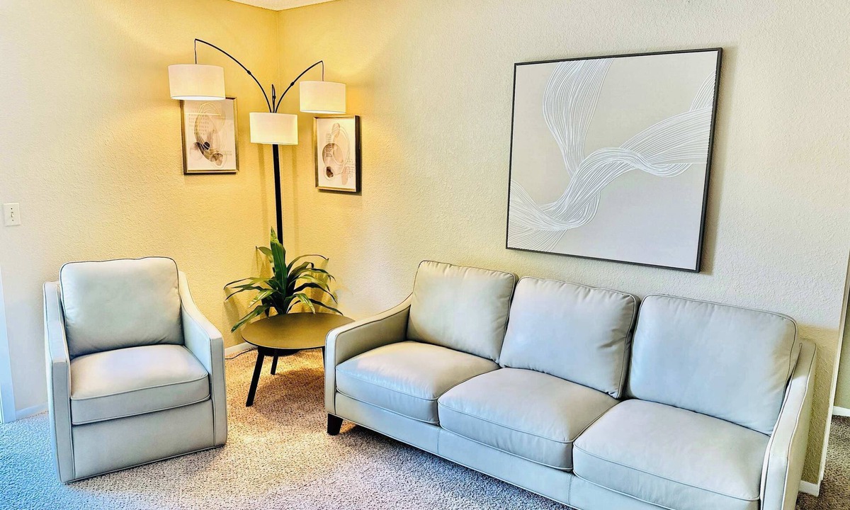 Reno/Tahoe Airport Apartment | Tranquil Green Hideaway/2Baths/Sleeps 7
