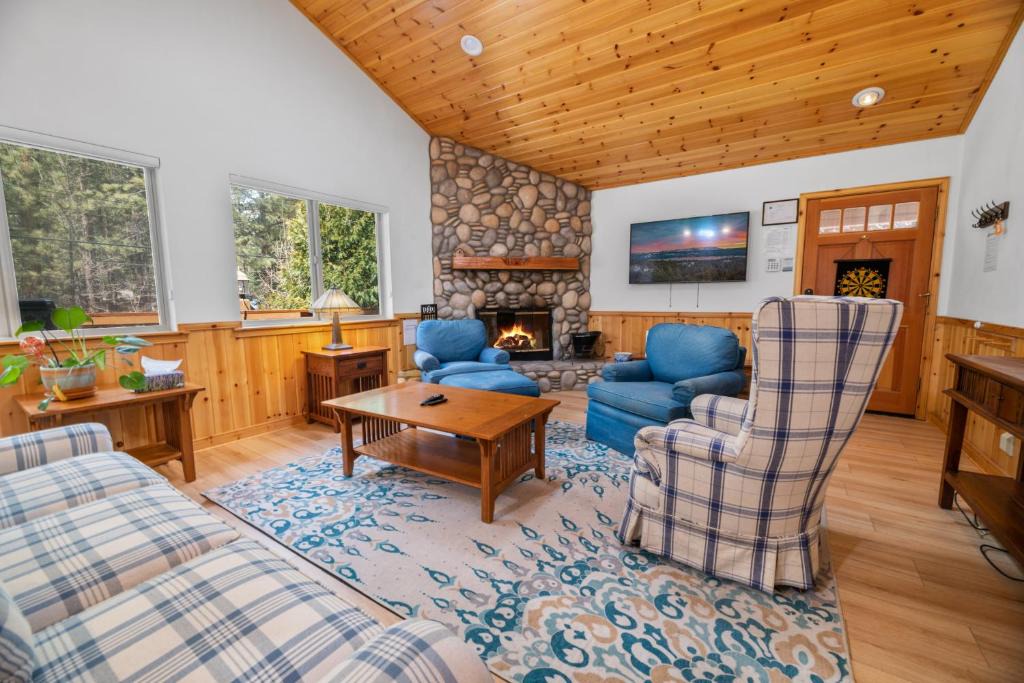 Summit Estates House | Treetop Bearadise
