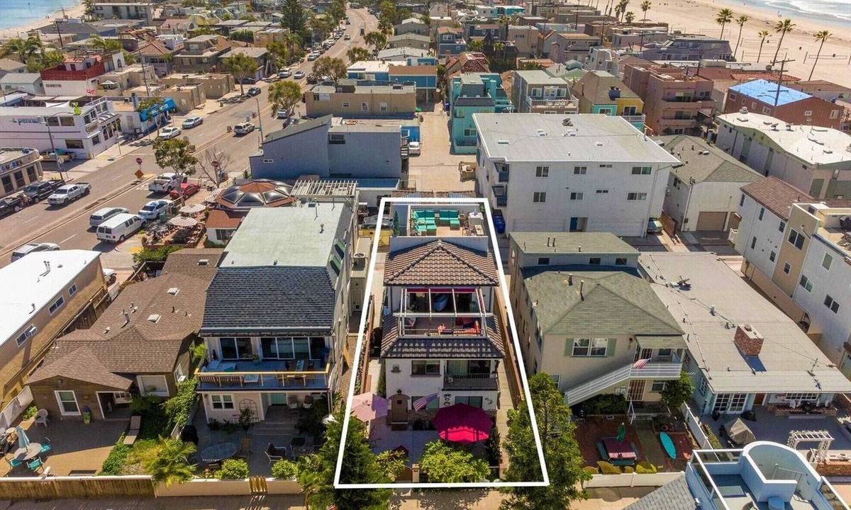 South Mission Beach House | Two Homes in One - Beach Duplex with Views!