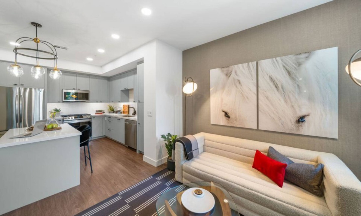 Costa Mesa Condo | Upscale 2BR Condo w Pool at Halcyon House Apartments
