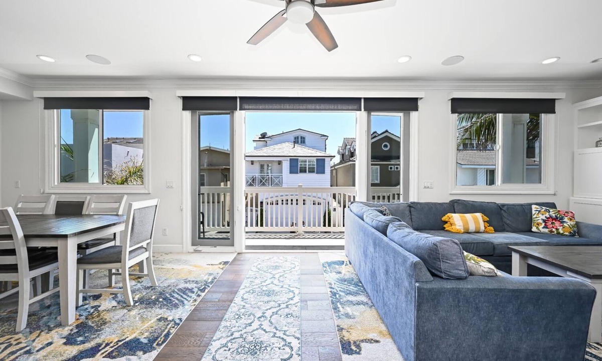Santa Ana Heights House | Upscale Home with Rooftop Deck, Jacuzzi, & Firepit
