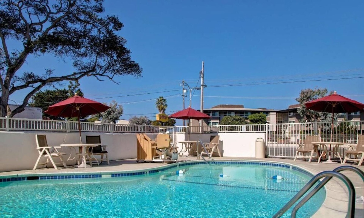 North Fremont Street Hotel | Vagabond Inn - Monterey