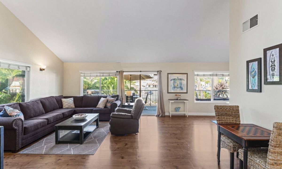 San Clemente Villa | Walk to the Beach, Wedding Venues, Air Conditioning!