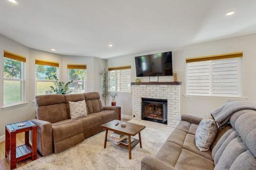 Lodge Hill House | Wanderlust Cambria Seaside Village