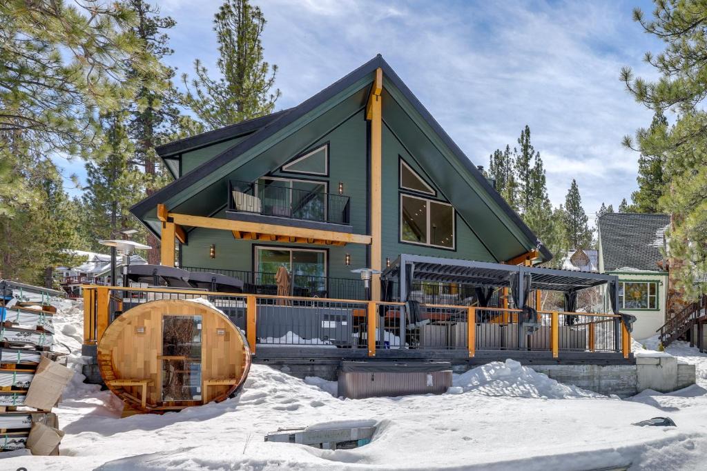 Big Bear Lake House | Waterfront Luxury! Brand-New Big Bear Lake House