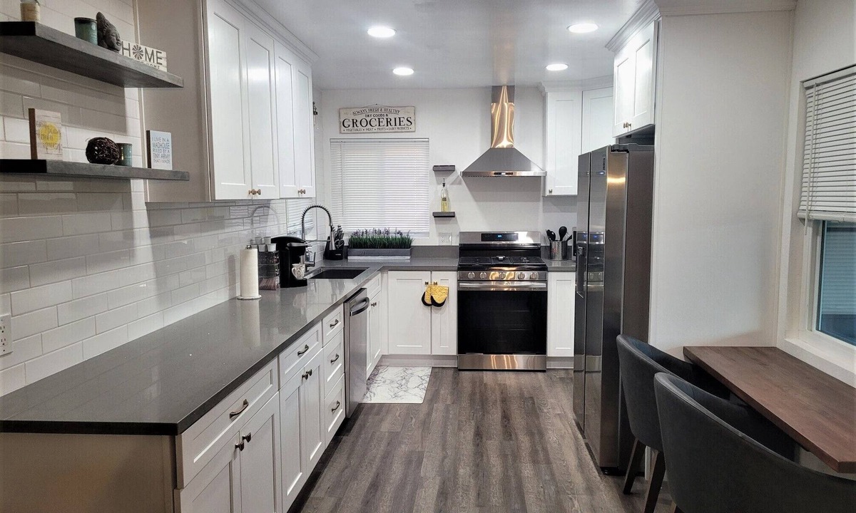 Sutter House | WELCOME HOME! Comfy and Cozy home located in North Long Beach