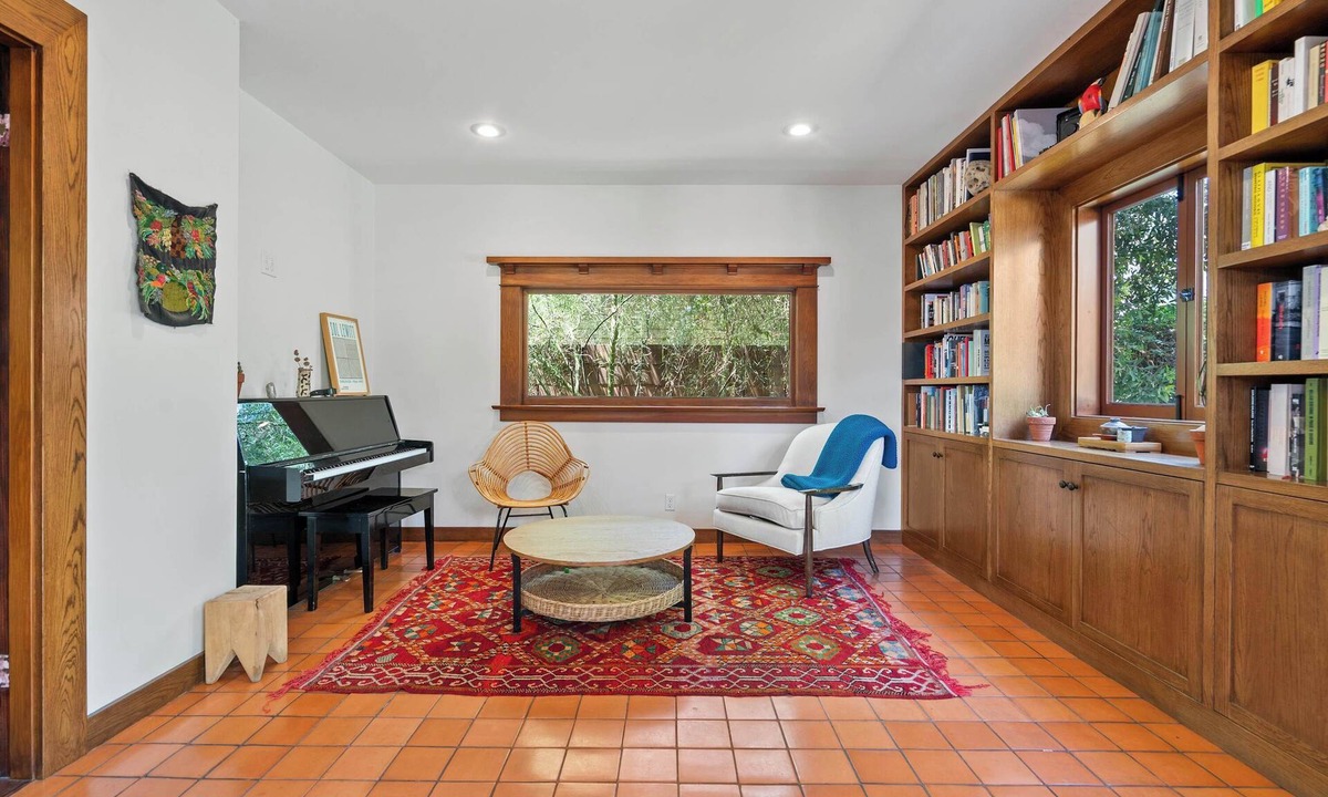 Mid City House | West Adams 4BR Home | Hot Tub + Grill | C&C