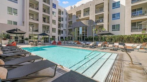 Los Angeles Apartment | West Hollywood Chic Apartment