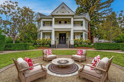 Napa Hotel | White House Napa