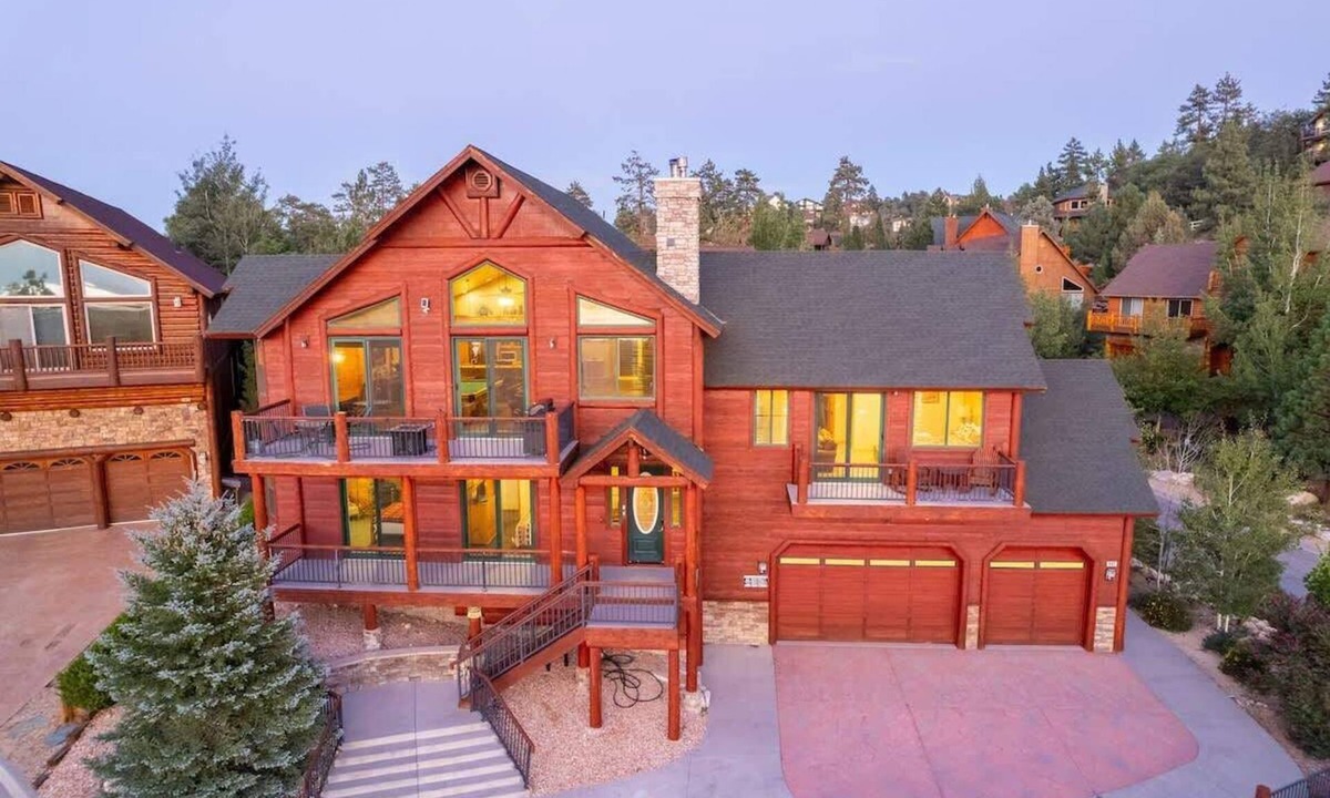 Castle Glen Estates House | Windsong Retreat | 3X2 PROMO | Lake Views. Hot tub