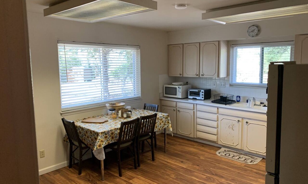 Cassel House | Wonderful 2-bedroom cabin in Cassel, CA…minutes from Hat Creek and Baum Lake.