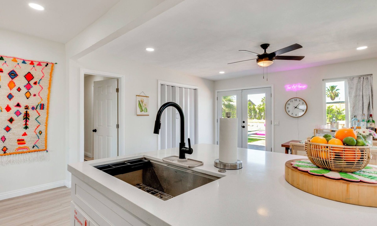 Palm Springs Cottage | Yard Games, Outdoor Kitchen: Palm Springs Retreat!