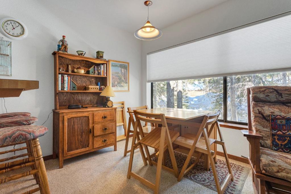 Bear Valley Apartment | Year Round Condo- Sleeps 5! - Tamarack #17