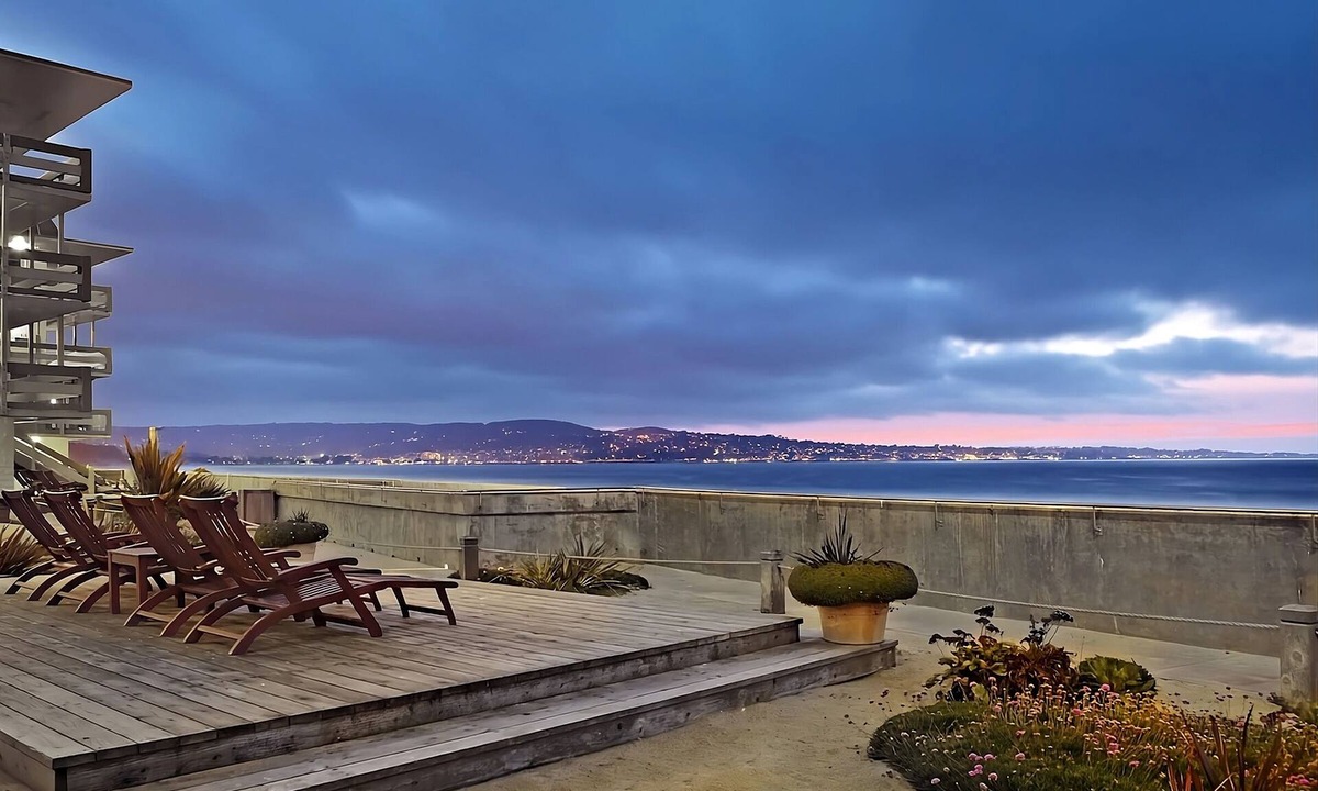 Monterey House | You Found it! Monterey Getaway! 3 Great Units, Inland View, Outdoor Pool!