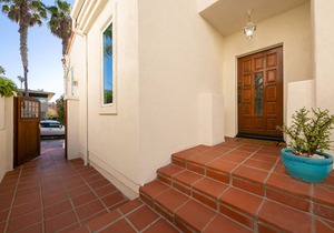 Beachside Mission Home with Ocean-View Rooftop Fire Pit & WiFi - Walk to Beach