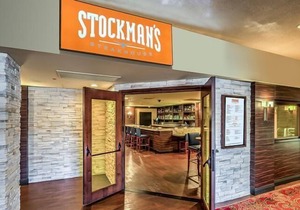 Walk to Entertainment & Riverwalk! 4 Modern Units, FREE Parking, Casino, Bar!
