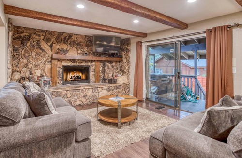 Summit Estates Cabin | 010 - Mj's Hideaway