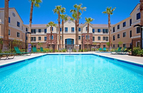 Palmdale Apartment | 1-Bedroom King Suite w/Full Kitchen + Free Breakfast!