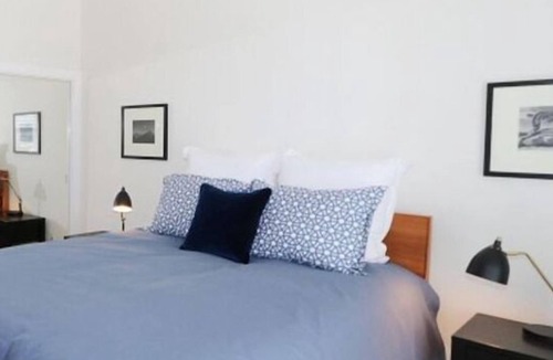 Downtown Oakland Apartment | 1 Bedroom Single family L-563203 by Houzlet