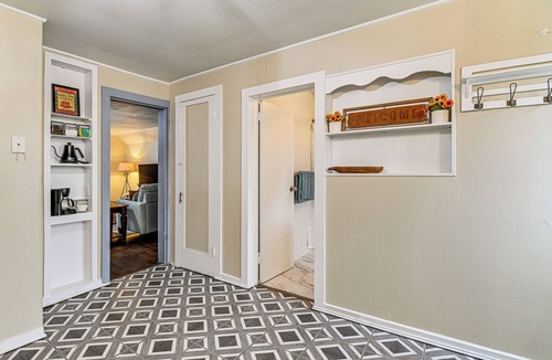 Grants Pass Apartment | 1 Mi to Rogue River: Walkable Grants Pass Retreat