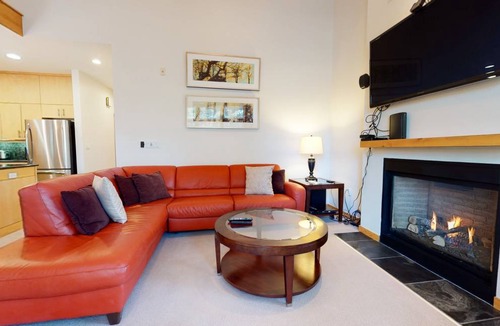 Mammoth Lakes Condo | 142 m² Condo ∙ 3 bedrooms ∙ 6 guests