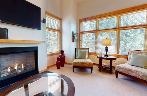 Mammoth Lakes Condo | 142 m² Condo ∙ 3 bedrooms ∙ 6 guests