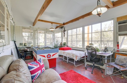 Morongo Valley House | 18 Mi to Joshua Tree NP: WFH-Ready Desert Escape