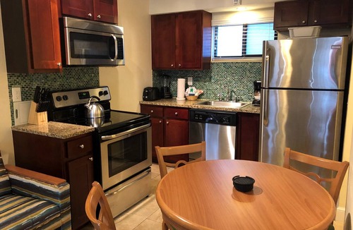 Pompano Beach Condo | 1BR Pool-View Condo near the Beach w/Resort Pools
