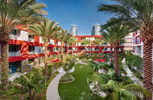 Santa Ana Apartment | 2 Bdrm near South Coast Disneyland & Conv cntr