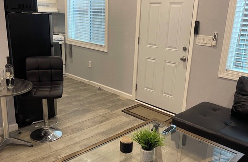 Modesto House | 2-bedroom house in wonderful Modesto with cool AC
