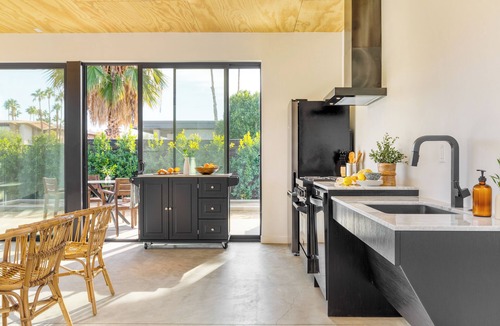 Downtown Palm Springs Hotel | 2-Bedroom Suite | Blackhaus Hotel by AvantStay