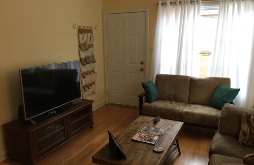 Central Sacramento House | 2 BR/1 Bath East Sac Guest House Near Downtown & Midtown