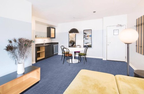 Venice Hotel | 2 Chic Ocean-View Escape Near Venice Beach Boardwalk | FREE Breakfast included