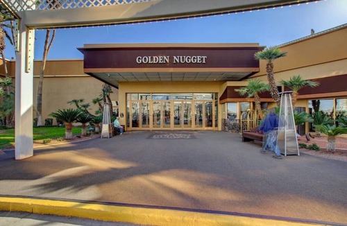 Laughlin House | 2 Comfortable Units, Outdoor Pool, Pets Allowed, Near Ken Fovargue Park!