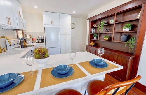 Whittier Apartment | 2 Craftsman Duplex Units - Groups - Views - Parking - W/D - Disney/Universal
