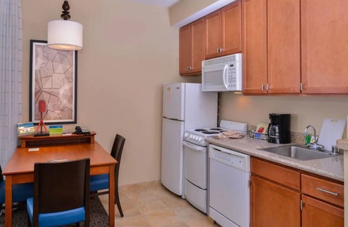 Thousand Oaks House | 2 Family-friendly Units with Kitchens! Pets Allowed! Outdoor Swimming Pool!
