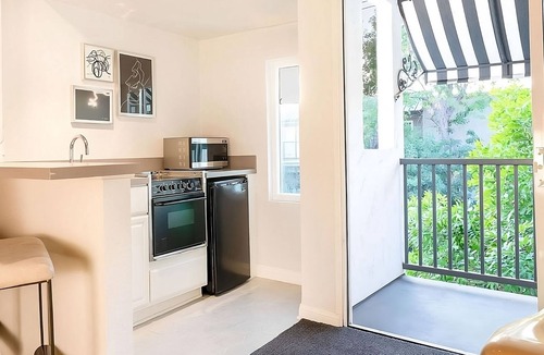 Norma Triangle Hotel | 2 Modern Stays, Rooftop Lounge, Pool, Near Museums & Sunset Strip