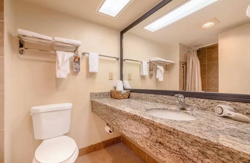 Yuma Townsite Hotel | 2 Queen Beds | Close to Gateway Park Fun | Gym Available 24/7