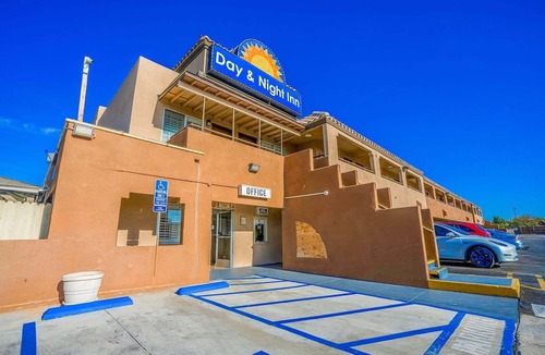 Hesperia Apartment | 2 Queen Beds|Non-Smoking