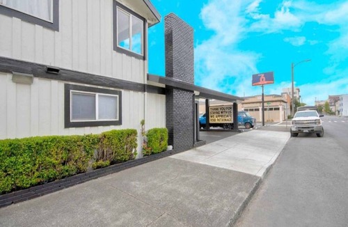 Downtown Apartment | 2 Queen Beds | Suite, Non-Smoking, Kitchen