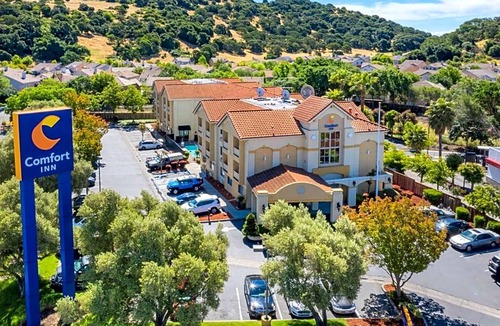 Fairfield Hotel | 2-Star Hotel ∙ Comfort Inn Cordelia