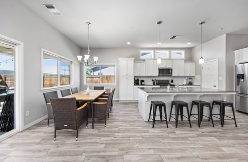 Pumpkin Center House | 21 Beds Pool Spacious 5BR Home for Big Groups, Teams, or Crews