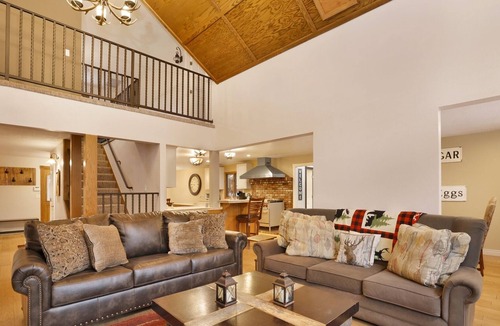 Summit Estates Cabin | 2201-apres Ski Haus 4 Bedroom Home by RedAwning