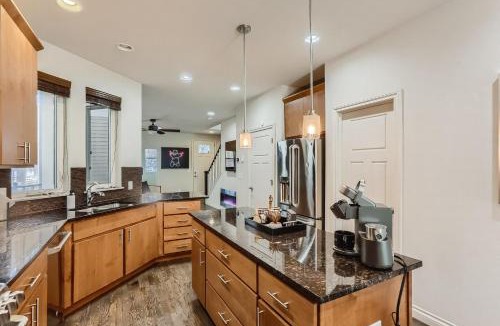 San Rafael House | 2226 N Washington St