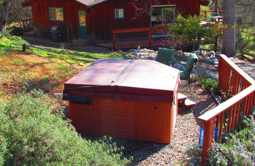 Midpines House | 25 ACRES OF PRIVATE SOLITUDE. Close to Yosemite~Hot Tub