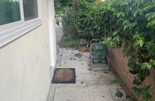 Gardena House | 259B) Beautiful Studio Apt!