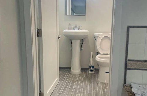 Gardena House | 259B) Beautiful Studio Apt!