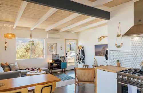 Joshua Tree Cabin | 2BR Desert Cabin | Hot Tub | Near Park + Town